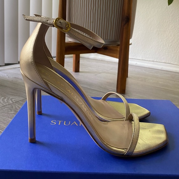 Stuart Weitzman Nudistcurve 100 Sandal in Platino Gold Size 7.5 - Picture 1 of 8